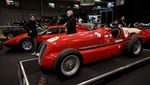Melihat Deretan Mobil Klasik di Pameran Retromobile Paris