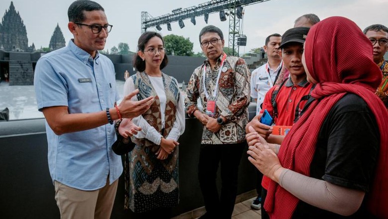Menparekraf Sandiaga Uno Menparekraf Sandiaga Uno