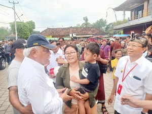 Hendak Minta Tolong Jokowi, Warga Jembrana Dibantu Koster