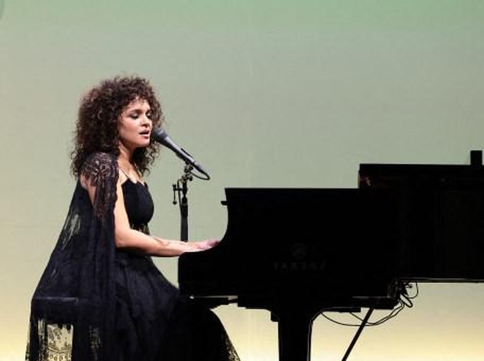 NEW YORK, NEW YORK - NOVEMBER 09: Norah Jones performs onstage during the 2022 Guggenheim International Gala, made possible by Dior at Guggenheim Museum on November 09, 2022 in New York City.   Dimitrios Kambouris/Getty Images 2022 Guggenheim International Gala, made possible by Dior/AFP (Photo by Dimitrios Kambouris / GETTY IMAGES NORTH AMERICA / Getty Images via AFP)