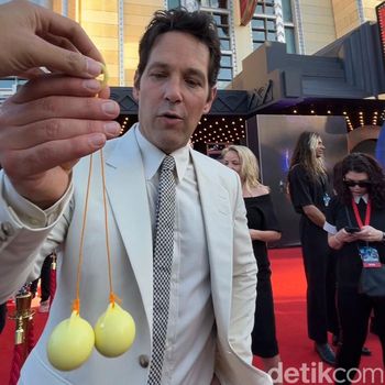 Paul Rudd jajal main Lato-lato.