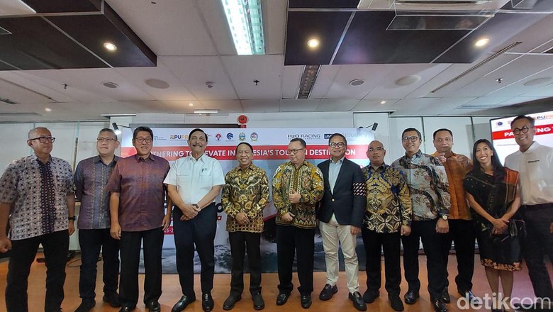Penandatanganan Kesepakatan Kerja Sama Kemitraan F1 Powerboat Danau Toba di Jakarta, Kamis (2/2/2023).