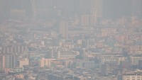 Pemandangan kota di tengah polusi udara di Bangkok, Thailand, Kamis (2/2/2023).
