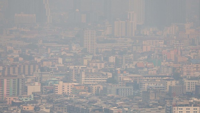 A view of the city amid air pollution in Bangkok, Thailand, February 2, 2023. REUTERS/Athit Perawongmetha