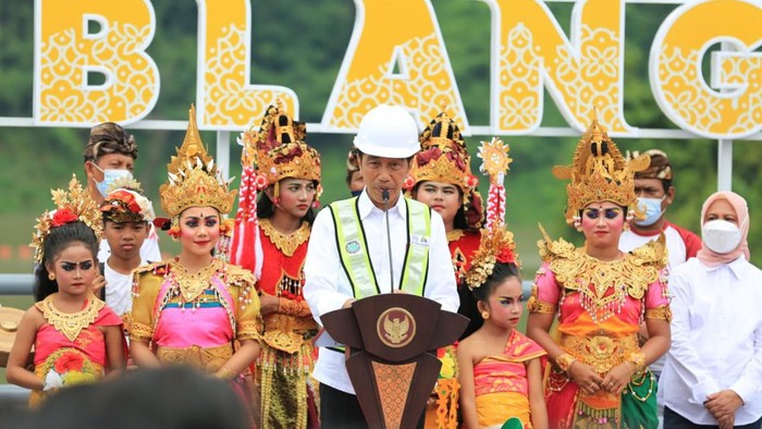 Presiden Joko Widodo (Jokowi) meresmikan Bendungan Tamblang atau Bendungan Danu Kerti di Buleleng, Bali, Kamis (2/2). Bendungan ini dibangun sejak 2018 dengan nilai anggaran Rp820 miliar.