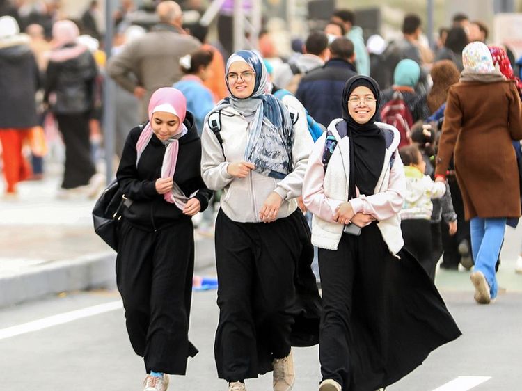 Potret Perempuan Mesir Saat Rayakan Hari Hijab Sedunia