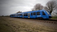Kereta hidrogen menjalani pengujian di rute Reignac-sur-Indre, London, Prancis, Rabu (1/2/2023).  