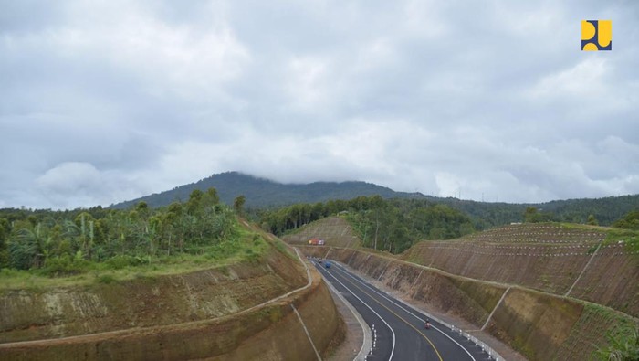 Jokowi Resmikan Jalan Pintas di Bali, Pembangunannya Telan Rp 396 M