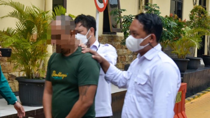 Pria di Cirebon ditangkap gegara memperkosa keponakannya berkali-kali.