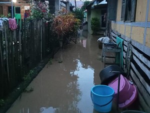 Dompu Hujan Deras Seharian, Puluhan Rumah Kebanjiran