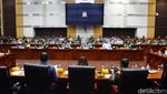 Momen Panglima TNI Rapat Perdana di Komisi I DPR