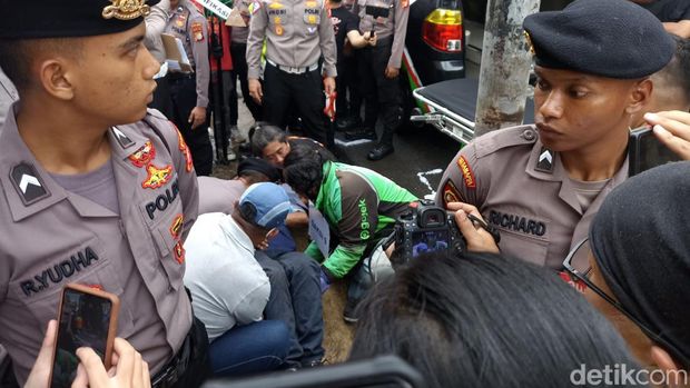Rekonstruksi ulang mahasiswa UI, M Hasya, tewas kecelakaan di Jl Srengseng Sawah, Jaksel.