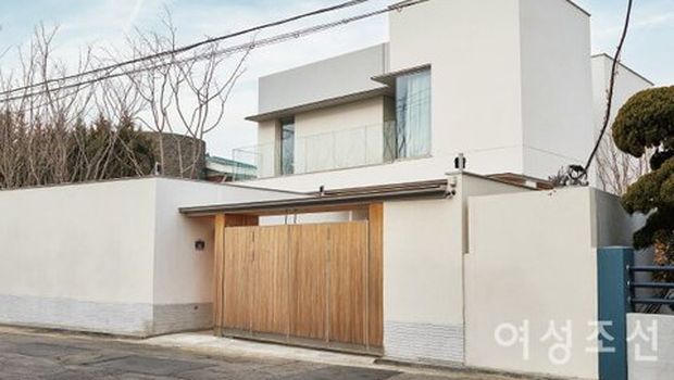 Rumah Song Joong Ki dan Katy Louise Saunders