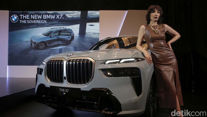 BMW Group Indonesia mengawali tahun 2023 dengan meluncurkan penyegaran mobil X7 di Jakarta. Begini tampang The New X7 hasil penyegaran.