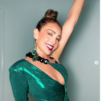 Sejak 1990 hingga 2021, Thalia aktif merilis album musik baru. Pada akhir 2022, artis dengan nama asli Ariadna Thalía Sodi Miranda itu merilis single, Psycho B**ch. Foto: Instagram