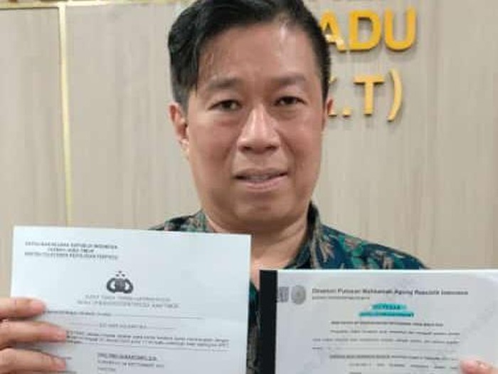 Thio Trio Susanto melaporkan Ketua DPD NasDem Surabaya dilaporkan ke polisi terkait penggunaan gelar akademik palsu