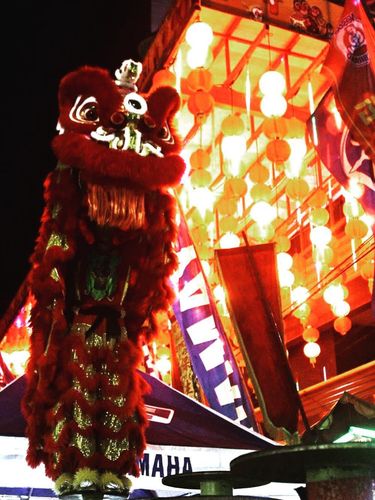 Tradisi perayaan Cap Go Meh di Indonesia.