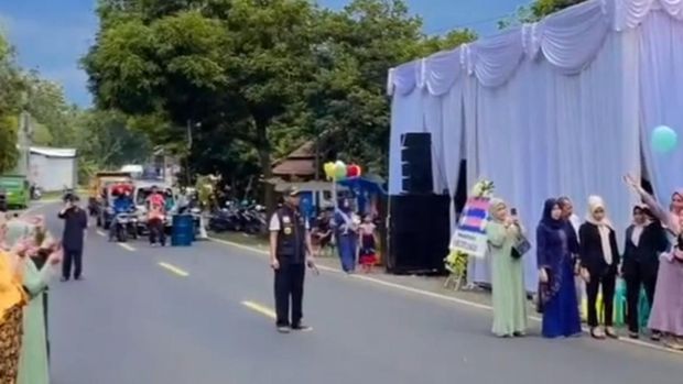Viral Pernikahan Tutup Jalan Nasional di Ciamis, Begini Cerita Sebenarnya