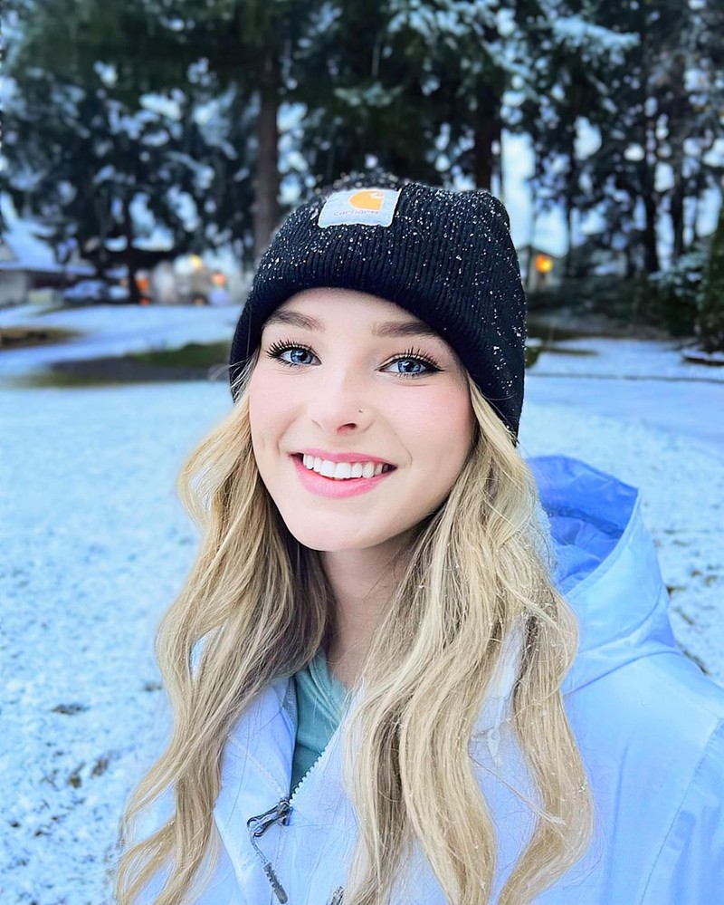 Tak hanya aktif melakukan kegiatan streaming di Twitch, para streamer cantik ini juga melebarkan sayapnya dengan memiliki akun OnlyFans. Siapa saja mereka?