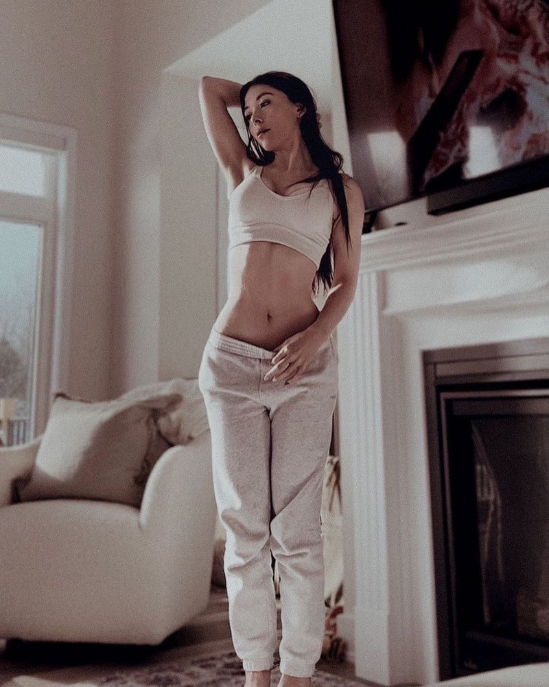 Tak hanya aktif melakukan kegiatan streaming di Twitch, para streamer cantik ini juga melebarkan sayapnya dengan memiliki akun OnlyFans. Siapa saja mereka?