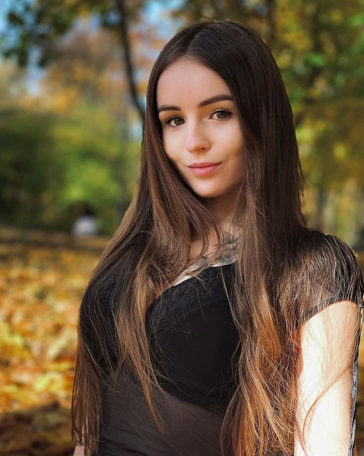 12 Streamer Twitch yang Melebarkan Sayapnya ke OnlyFans Tak hanya aktif melakukan kegiatan streaming di Twitch, para streamer cantik ini juga melebarkan sayapnya dengan memiliki akun OnlyFans. Siapa saja mereka?