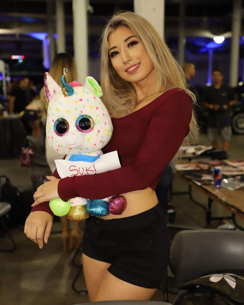 Tak hanya aktif melakukan kegiatan streaming di Twitch, para streamer cantik ini juga melebarkan sayapnya dengan memiliki akun OnlyFans. Siapa saja mereka?