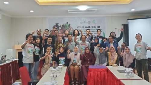 32 lembaga anggota Walhi di NTB menolak pembangunan kereta gantung Rinjani yang akan dibangun oleh investor China melalui PT Indonesia Lombok Resort.