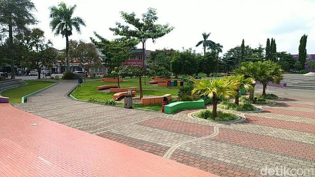 Alun-alun Ciamis, lokasi dan fasilitasnya.