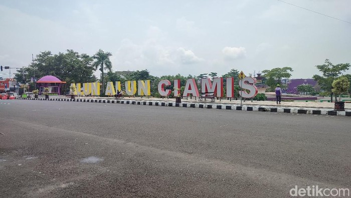 Alun-alun Ciamis, lokasi dan fasilitasnya.