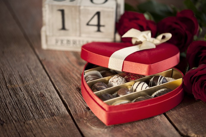 Makna cokelat di hari Valentine adalah sebagai ungkapan rasa sayang kepada seseorang. Valentines Day atau Hari Kasih Sayang diperingati pada 14 Februari.