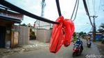 Awas! Ada Kabel Menjuntai di Jalan Tugu Macan Bogor