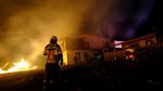 Penampakan Kobaran Api Lalap Hutan di Chili