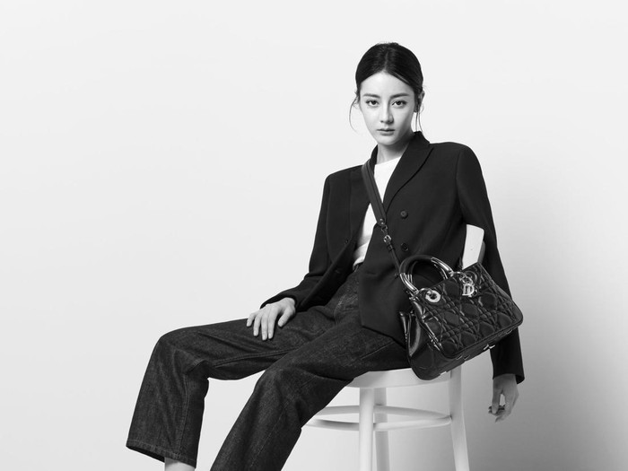 Dilraba Dilmurat diumumkan sebagai brand ambassador DIOR Dilraba Dilmurat diumumkan sebagai brand ambassador DIOR