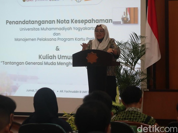 Direktur Eksekutif Manajemen Pelaksana Program Kartu Prakerja Denni Puspa Purbasari di kampus UMY, Bantul, DIY. Jumat (3/2/2023).