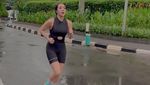 Gisel Basah Kuyup Latihan Demi Ikutan Triathlon
