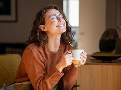 Studi Terbaru Ungkap Minum Kopi Bisa Bantu Redakan Stres dan Kecemasan