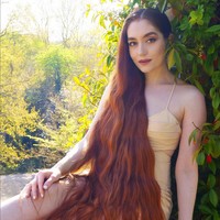 Wanita asal Bristol, Inggris, ini mengaku merasa sedih setiap kali gunting rambut. Untuk itulah Jasmine memutuskan untuk tidak pernah memotong rambutnya. Foto: Instagram/@jasmine_lars