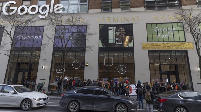 Kantor Google Didemo Karyawan Korban PHK, Tuntut Pesangon Adil Demonstrators during an Alphabet Workers Union rally in New York, US, on Thursday, Feb. 2, 2023. The protest is in regards to Google's recent layoffs which left 12,000 employees without work. Photographer: Victor J. Blue/Bloomberg via Getty Images