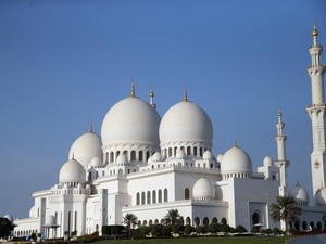 Menilik Arsitektur Masjid Sheikh Zayed yang Bisa Tampung 41 Ribu Jamaah