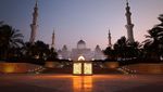 Kemegahan Masjid Agung Sheikh Zayed yang Dikunjungi Jennie Blackpink