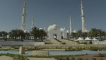 Kemegahan Masjid Agung Sheikh Zayed yang Dikunjungi Jennie Blackpink