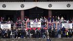Kemeriahan Warga Jepang Berebut Kacang Keberuntungan