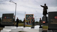Momentum perjuangan Jenderal Soedirman di tahun 1948 dituangkan ke dalam desain monumen tersebut dengan filosofi patung mewakili angka 1, bentuk pedestal segi sembilan mewakili angka 9, anak tangga pada trap pertama membentuk 4 sudut mewakili angka 4 dan trap anak tangga kedua berbentuk segi delapan mewakili angka 8.