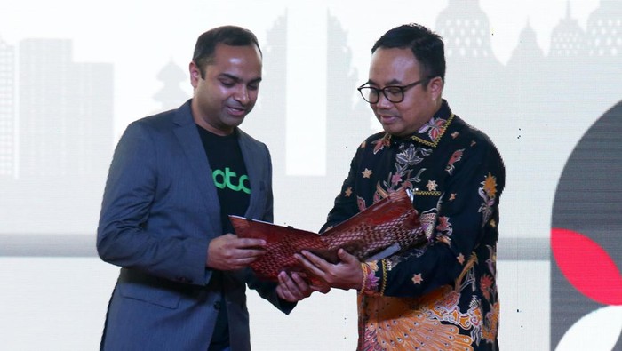 Kolaborasi GoTo-KCIC Permudah Akses Masyarakat Naik Kereta Cepat Kolaborasi GoTo-KCIC Permudah Akses Masyarakat Naik Kereta Cepat