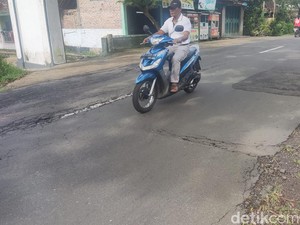 Netizen Sambat Jalan Godean Rusak ke Gibran, Sekda DIY: Itu Guyon Saja