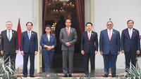 Pertemuan itu juga menjadi rangkaian dari acara pertemuan para menlu ASEAN, Jumat siang, dan acara The ASEAN Foreign Ministers (AMM) Retreat pada Sabtu (4/2/2023) guna membahas krisis politik di Myanmar.    