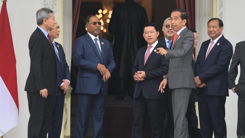 Momen Jokowi Terima Kunjungan Menlu dan Sekjen ASEAN
