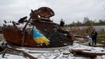 Mural Setop Perang Hiasi Sisa-sisa Gempuran Rusia di Ukraina