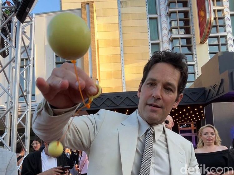 Saat Ant-Man dan Kang the Conqueror Coba Taklukkan Lato-lato