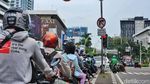 Pelanggaran Lalu Lintas Makin Marak di Perempatan Sarinah